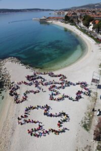 Naša milenijska fotografija za dan autizma 2.4.2012.g. Kaštel Stari